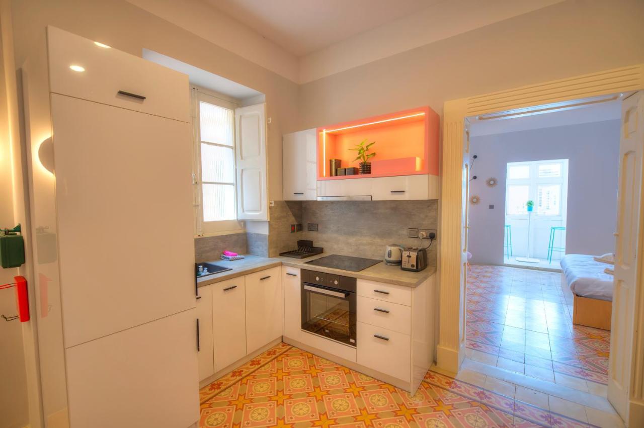 Beautiful One Bedroom Seafront Apartment Vpal1-1 Il Furjana Bagian luar foto